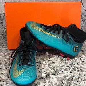 Jr Superfly 6 Club CR7 MG clear jade cleats